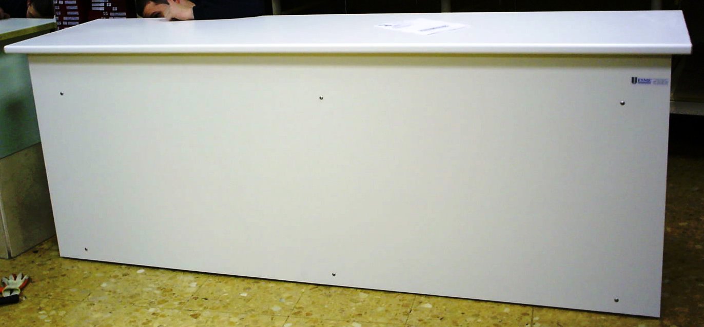 mesa con encimera 